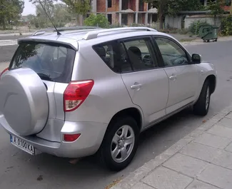 Frontansicht eines Mietwagens Toyota Rav4 in Burgas, Bulgarien ✓ Auto Nr.412. ✓ Automatisch TM ✓ 0 Bewertungen.
