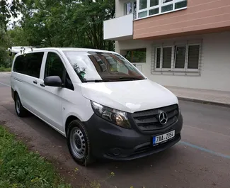 Frontvisning af en udlejnings Mercedes-Benz Vito Tourer Pro i Prag, Tjekkiet ✓ Bil #58. ✓ Automatisk TM ✓ 0 anmeldelser.