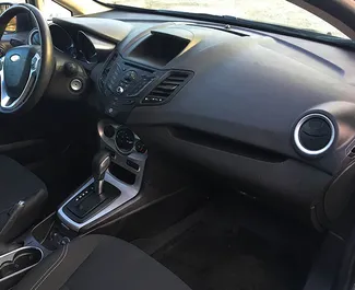 Ford Fiesta 2016 的 Petrol 1.6L 发动机，在 在第比利斯 出租。
