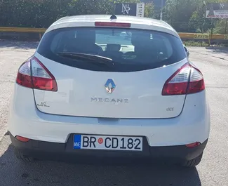 Renault Megane bérlése. Kényelmes típusú autó bérlése Montenegróban ✓ Letét nélkül ✓ Biztosítási opciók: TPL, CDW, SCDW, Utasok, Lopás, Külföldön.