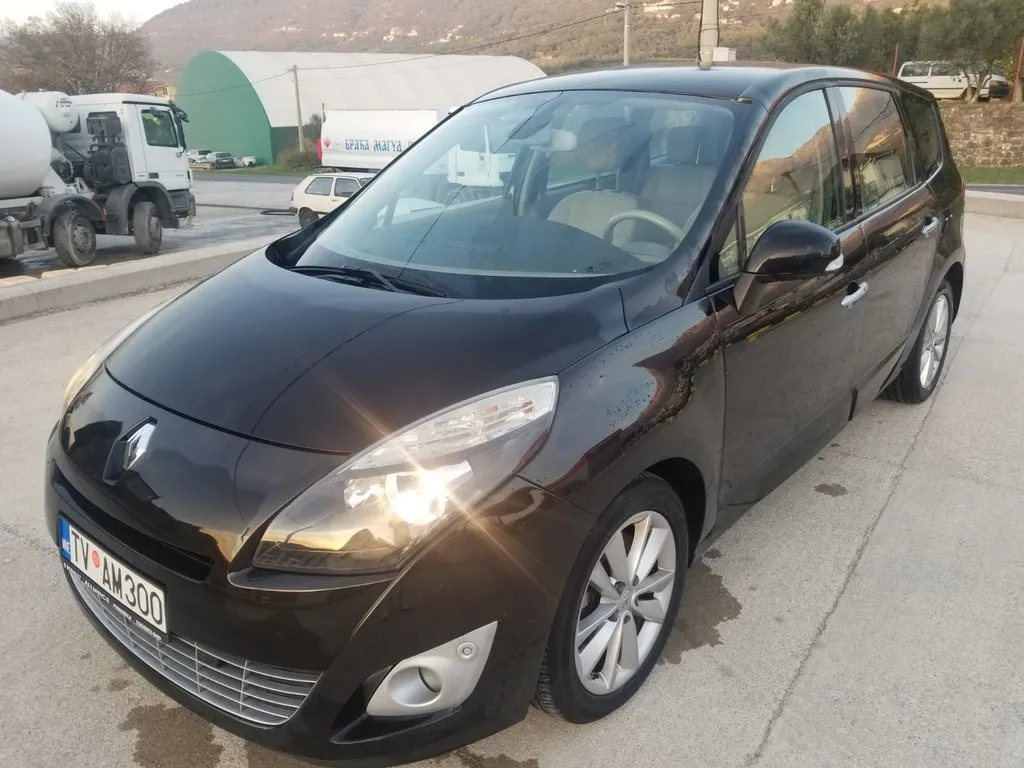 Аренда Renault Grand Scenic #1045 в Тивате, Черногория ➤ TakeCars.com