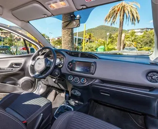 Toyota Yaris 2019 mit Antriebssystem Frontantrieb, verfügbar in Budva.
