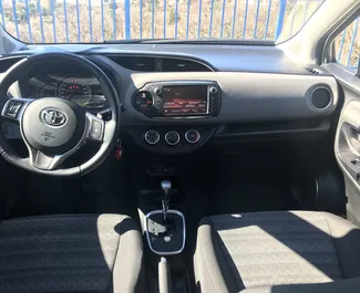 Toyota Yaris 2017 automobilio nuoma Juodkalnijoje, savybės ✓ Benzinas degalai ir 100 arklio galios ➤ Nuo 19 EUR per dieną.