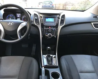 Hyundai i30 2015 location de voiture au Monténégro, avec ✓ Essence carburant et 110 chevaux ➤ À partir de 20 EUR par jour.