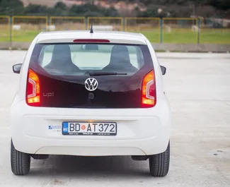 Volkswagen Up – samochód kategorii Ekonomiczny na wynajem w Czarnogórze ✓ Depozyt 100 EUR ✓ Ubezpieczenie: OC, CDW, SCDW, FDW, Pasażerowie, Od Kradzieży, Zagranica.