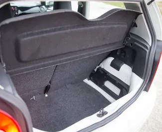 Volkswagen Up 2013 on rentimiseks saadaval Budvas, piiranguga piiramatu kilomeetrit.