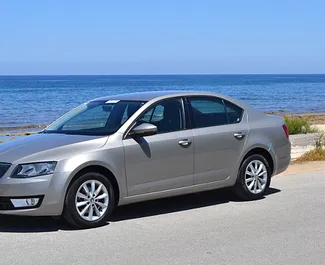 واجهة أمامية لسيارة إيجار Skoda Octavia في في كريت, اليونان ✓ رقم السيارة 1129. ✓ ناقل حركة يدوي ✓ تقييمات 0.