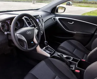 Hyundai i30 2016 pieejams noma Budvā, ar neierobežots kilometru limitu.