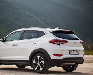 Ενοικίαση αυτοκινήτου Hyundai Tucson 2016 στο Μαυροβούνιο, περιλαμβάνει ✓ καύσιμο Βενζίνη και 177 ίππους ➤ Από 43 EUR ανά ημέρα.