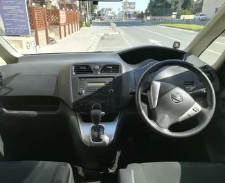 Benzin 2,0L motor a Nissan Serena 2015 modellhez bérlésre Limassolban.