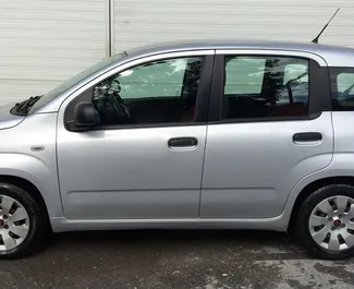 Ενοικίαση αυτοκινήτου Fiat Panda 2019 στην Ελλάδα, περιλαμβάνει ✓ καύσιμο Βενζίνη και 70 ίππους ➤ Από 21 EUR ανά ημέρα.