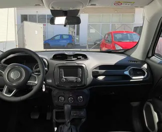 Dīzeļdegviela 1,6L dzinējs Jeep Renegade 2018 nomai Krētā.