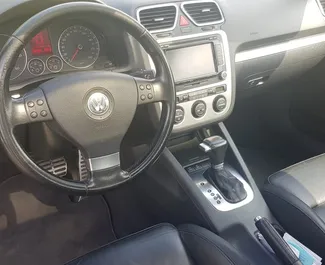 Volkswagen Eos bérlése. Kényelmes, Kabrió típusú autó bérlése Montenegróban ✓ Letét nélkül ✓ Biztosítási opciók: TPL, CDW, SCDW, Utasok, Lopás, Külföldön.