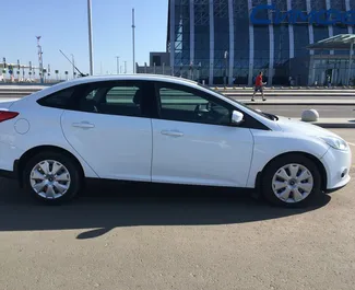 Wynajmij Ford Focus 2015 na Krymie. Paliwo: Benzyna. Moc: 105 KM ➤ Koszt od 2350 RUB za dobę.