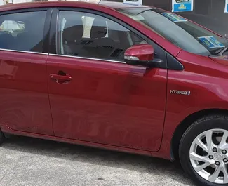 Nomas automašīnas priekšskats Toyota Auris Pafosā, Kipra ✓ Automašīna #1510. ✓ Pārnesumu kārba Automātiskais TM ✓ Atsauksmes 2.