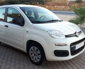 Frontvisning av en leiebil Fiat Panda på Rhodos, Hellas ✓ Bil #1489. ✓ Manuell TM ✓ 0 anmeldelser.