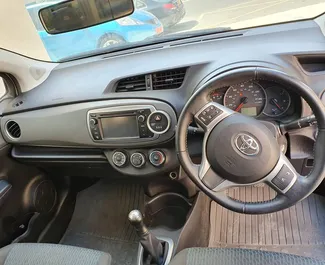 Ενοικίαση αυτοκινήτου Toyota Yaris 2012 στην Κύπρο, περιλαμβάνει ✓ καύσιμο Βενζίνη και 49 ίππους ➤ Από 30 EUR ανά ημέρα.