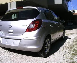 Opel Corsa 2013 araç kiralama Yunanistan'da, ✓ Benzin yakıt ve 95 beygir gücü özellikleriyle ➤ Günde başlayan fiyatlarla 56 EUR.
