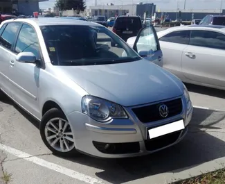 Vue de face d'une location Volkswagen Polo à Burgas, Bulgarie ✓ Voiture #1667. ✓ Automatique TM ✓ 0 avis.