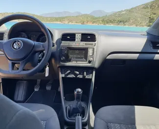 Volkswagen Polo 2018 için kiralık Benzin 1,0L motor, Girit'te.