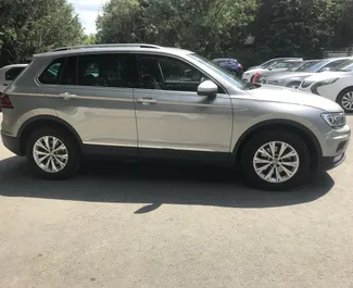 Utleie av Volkswagen Tiguan. Komfort, Crossover bil til leie på Krim ✓ Depositum på 30000 RUB ✓ Forsikringsalternativer: TPL, CDW.