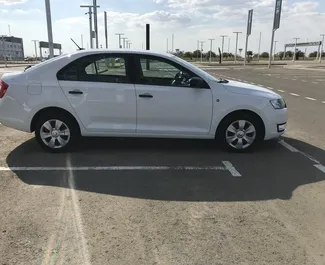 Bensin 1,6L motor i Skoda Rapid 2018 för uthyrning på Simferopol Airport.