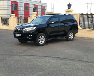 Alquiler de coches Toyota Land Cruiser Prado 2019 en Georgia, con ✓ combustible de Diesel y 200 caballos de fuerza ➤ Desde 300 GEL por día.