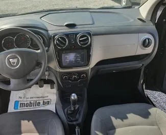 在 在保加利亚 租赁 Dacia Lodgy 2015 汽车，特点包括 ✓ 使用 Petrol 燃料和 87 马力 ➤ 起价 19 EUR 每天。
