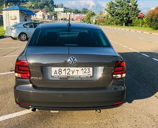 Najem avtomobila Volkswagen Polo Sedan 2018 v v Rusiji, z značilnostmi ✓ gorivo Bencin in 106 konjskih moči ➤ Od 2300 RUB na dan.
