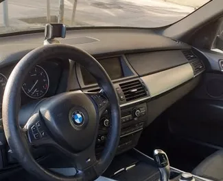 Pronájem BMW X5. Auto typu Prémiová, Luxusní, Crossover k pronájmu v Gruzii ✓ Bez zálohy ✓ Možnosti pojištění: TPL, CDW, SCDW, Cestující, Krádež.