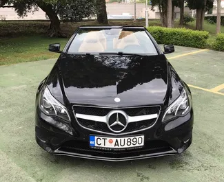 Auton vuokraus Mercedes-Benz E200 Cabrio #2021 Automaattinen Rafailovicissa, varustettuna 2,0L moottorilla ➤ Nikolaltä Montenegrossa.