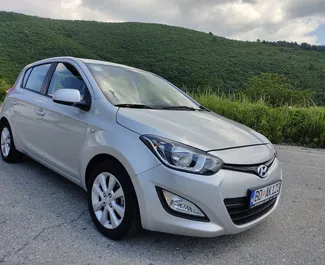 Frontvisning af en udlejnings Hyundai i20 i Budva, Montenegro ✓ Bil #2035. ✓ Automatisk TM ✓ 2 anmeldelser.