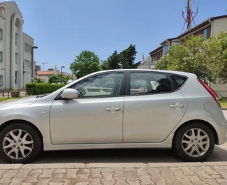 Araç Kiralama Hyundai i30 #2039 Otomatik Budva'da, 1,6L motor ile donatılmış ➤ Vuk tarafından Karadağ'da.