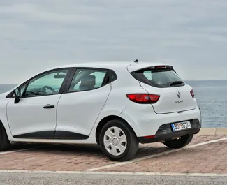 Bilutleie av Renault Clio 4 2015 i i Montenegro, inkluderer ✓ Diesel drivstoff og 80 hestekrefter ➤ Starter fra 20 EUR per dag.