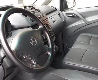 Frontvisning av en leiebil Mercedes-Benz Vito i Tbilisi, Georgia ✓ Bil #1306. ✓ Automatisk TM ✓ 6 anmeldelser.
