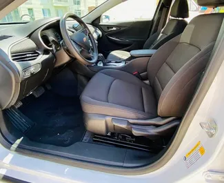Chevrolet Malibu 2020 متاحة للإيجار في في تبليسي، مع حد أقصى للمسافة غير محدود.