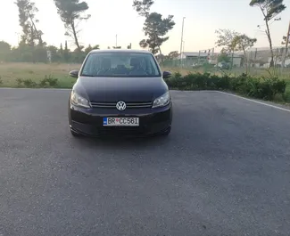 Ενοικίαση αυτοκινήτου Volkswagen Touran #2045 με κιβώτιο ταχυτήτων Αυτόματο σε μπαρ, εξοπλισμένο με κινητήρα 2,0L ➤ Από Goran στο Μαυροβούνιο.