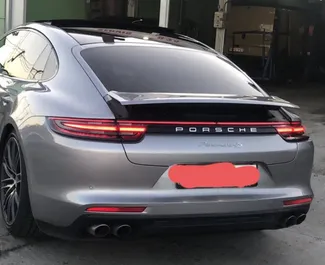 Diesel motor van 4,0L van Porsche Panamera 2019 te huur in Bar.