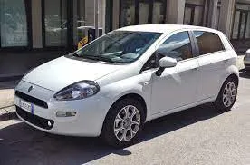 A bérelt Fiat Punto előnézete Durresben, Albánia ✓ Autó #2151. ✓ Kézi TM ✓ 4 értékelések.