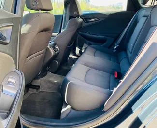 Chevrolet Malibu 2020 beschikbaar voor verhuur in Tbilisi, met een kilometerlimiet van onbeperkt.