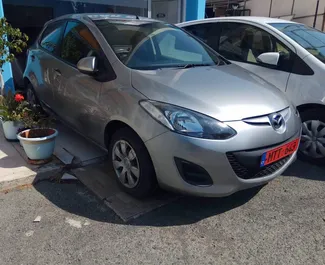 Vuokra-auton etunäkymä Mazda Demio Limassolissa, Kypros ✓ Auto #2199. ✓ Vaihteisto Automaattinen TM ✓ Arvostelut 7.