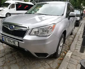 Vista frontal de un Subaru Forester de alquiler en Tiflis, Georgia ✓ Coche n.º 2259. ✓ Automático TM ✓ 0 opiniones.