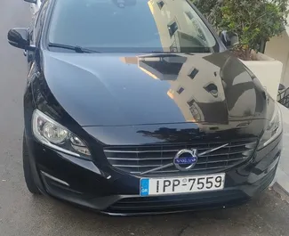 租赁 Volvo S60 的正面视图，在克里特岛, 希腊 ✓ 汽车编号 #2350。✓ Manual 变速箱 ✓ 0 评论。