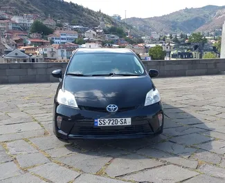 トビリシにて、グルジアにてでのToyota Prius #1381 自動カーレンタル、1.5Lエンジン搭載 ➤ タマズから。