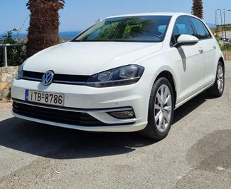 Volkswagen Golf 2019 automobilio nuoma Graikijoje, savybės ✓ Benzinas degalai ir 110 arklio galios ➤ Nuo 79 EUR per dieną.