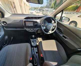 Toyota Vitz 租赁。在 在塞浦路斯 出租的 经济 汽车 ✓ Without Deposit ✓ 提供 TPL, CDW 保险选项。