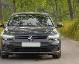 租车 Volkswagen Golf 8 #2473 Automatic 在 在贝奇，配备 2.0L 发动机 ➤ 来自 埃文 在黑山。