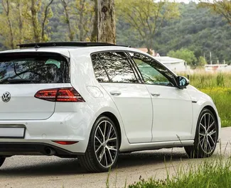 Motor Gasolina de 2,0L de Volkswagen Golf 7 2018 para alquilar en en Becici.