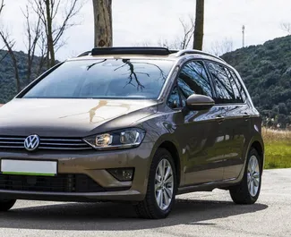 Kiralık bir Volkswagen Golf 7+ Becici'de, Karadağ ön görünümü ✓ Araç #2469. ✓ Otomatik TM ✓ 0 yorumlar.