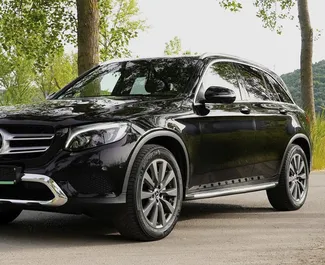 Арендуйте Mercedes-Benz GLC250 2018 в Черногории. Топливо: Дизель. Мощность: 265 л.с. ➤ Стоимость от 151 EUR в сутки.
